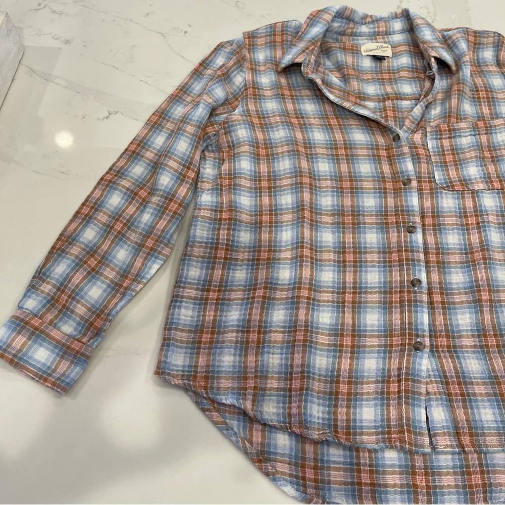 Universal Thread blue & orange lightweight button down shirt - Picture 1 of 15